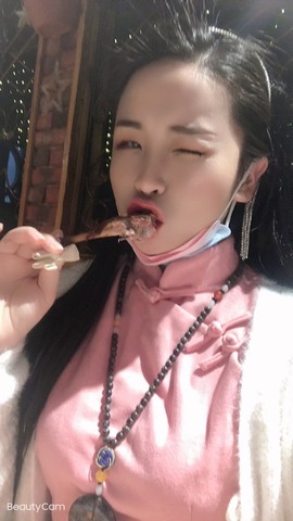 茶茶19号周年主播照片