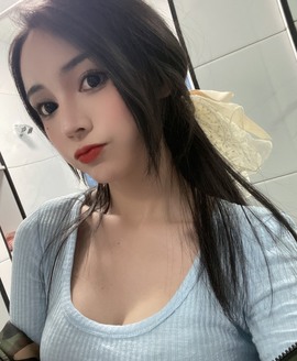 娜塔莎退主播照片