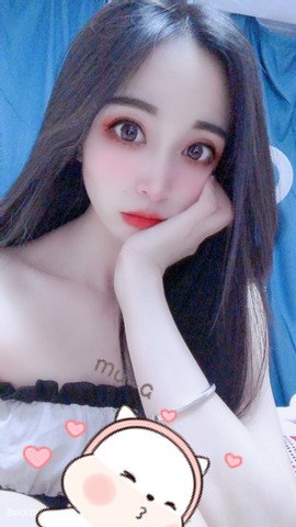 小玲宝🧸安静唱歌主播照片