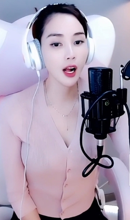 水母好美主播照片