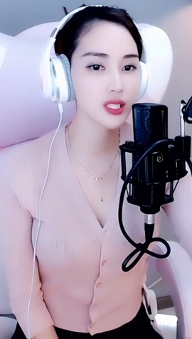 水母好美主播照片