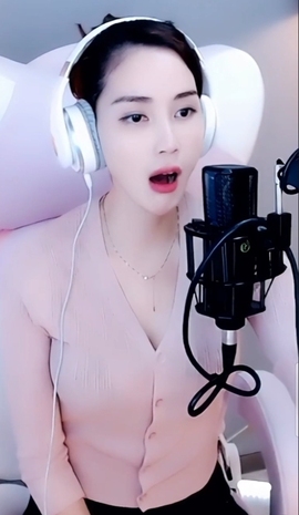 水母好美主播照片