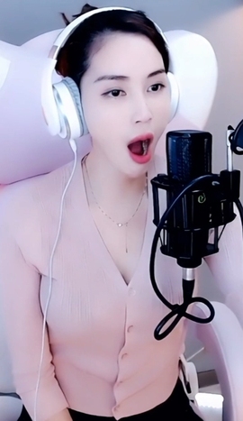 水母好美主播照片