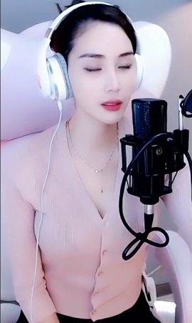 水母好美主播照片