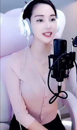 水母好美主播照片