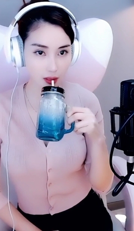 水母好美主播照片