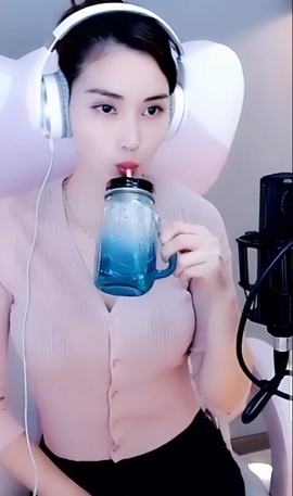水母好美主播照片