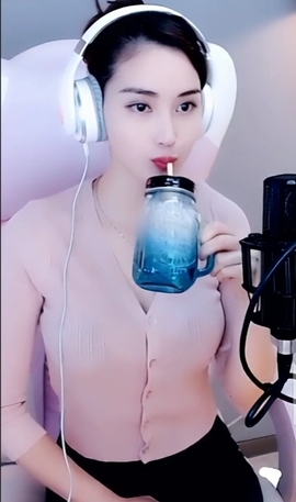 水母好美主播照片