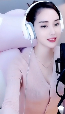 水母好美主播照片