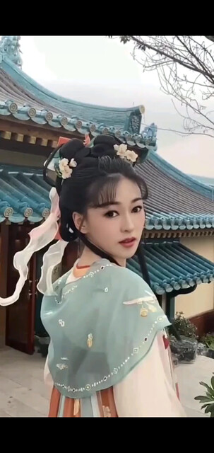 繁花翩翩落满地