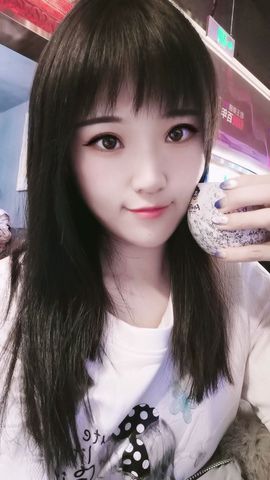 倾颜🍊天降好运主播照片