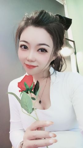 ღ娜娜ぃ安静唱歌🍀主播照片