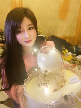 曼曼🌙暂停直播主播照片