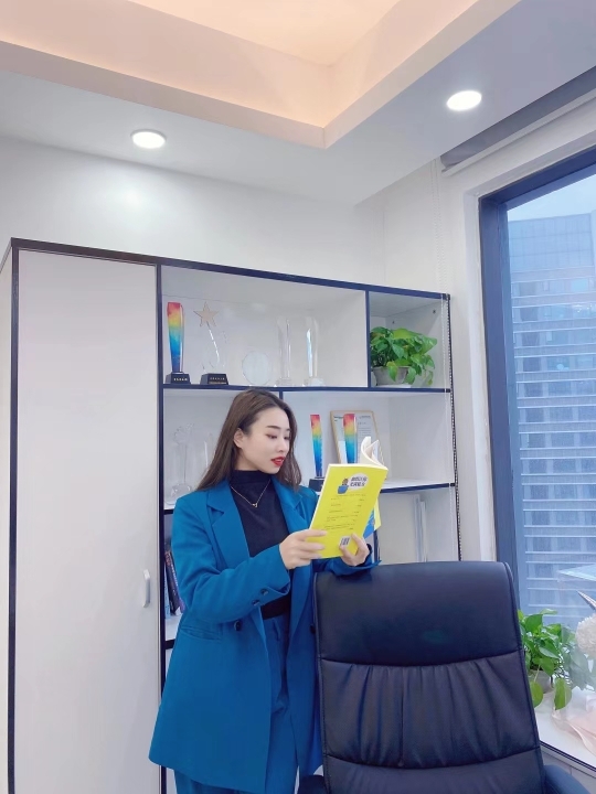 冯翔禹主播照片