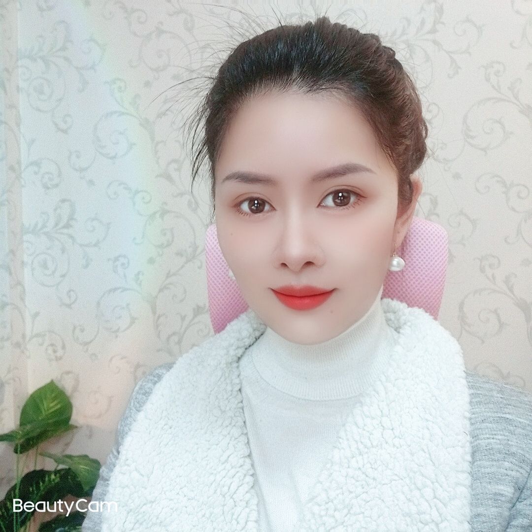 伊娜🎶静静唱的图片