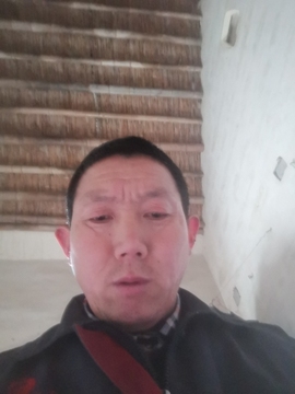 j小美美主播照片