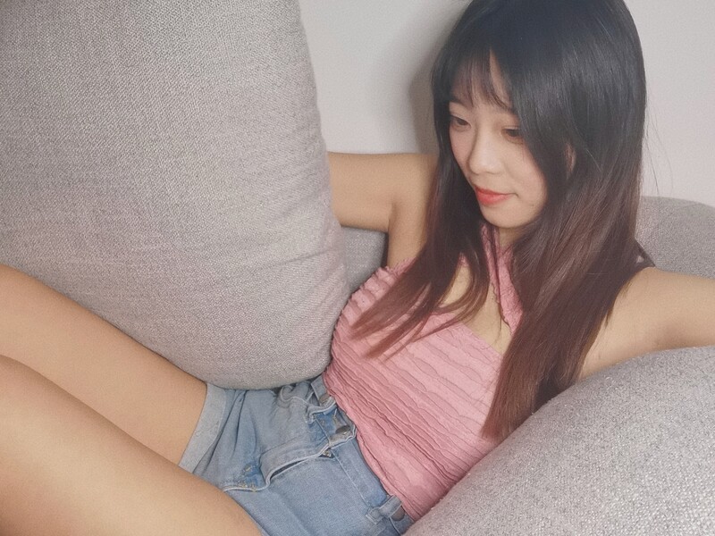 敢敢吃不饱的主播海报