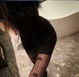 新人然然求百元榜主播照片