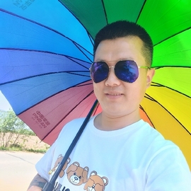 施哥～这一块主播照片