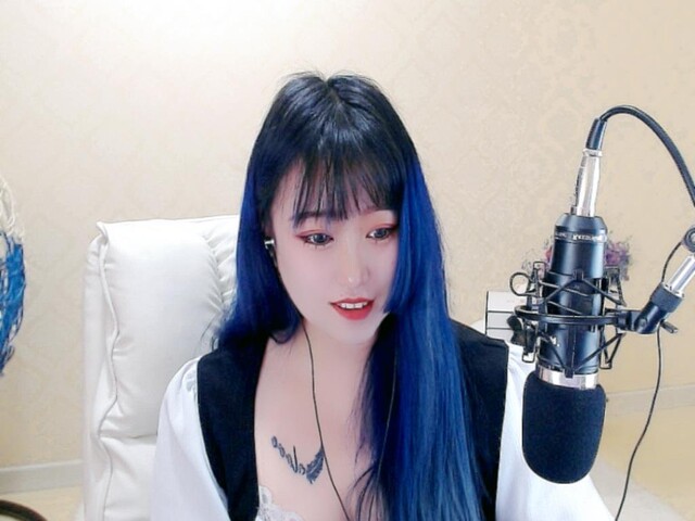 十一🍀🍀海报