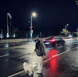 可进可退主播照片