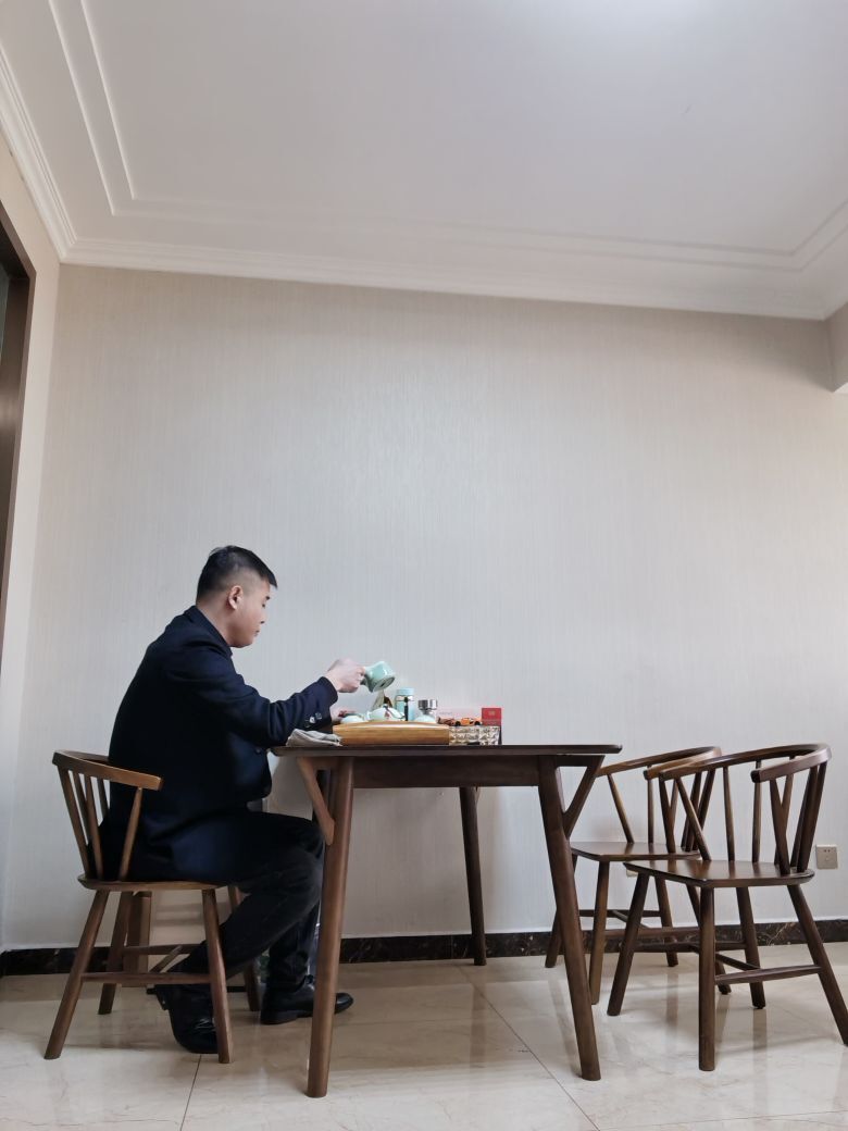 阿坤呢的图片