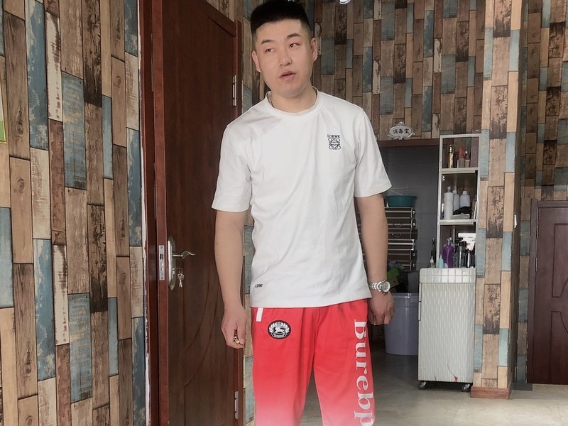 小强🪳开守护送羊肉的主播海报