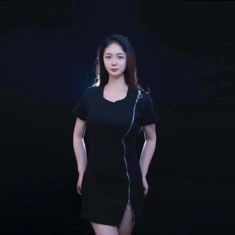 铁头妹妹😎的主播海报