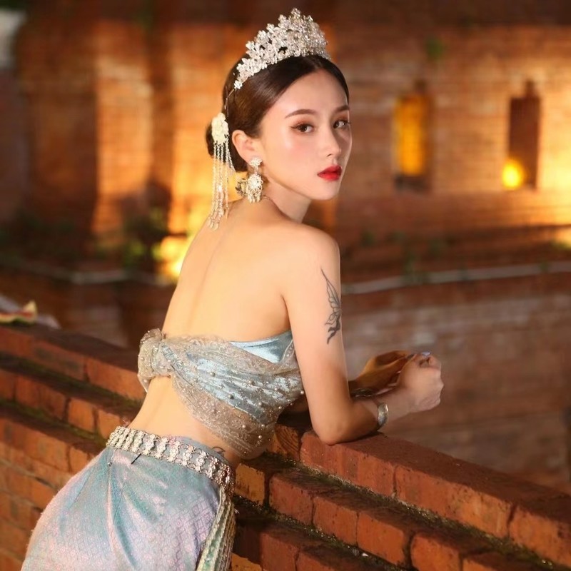 新人ღ小雅来了哟海报