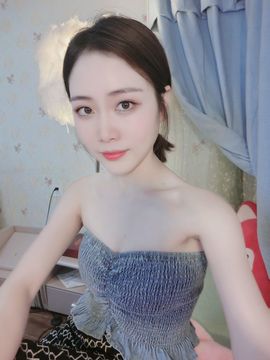 奕露西$唱歌主播照片
