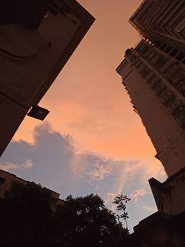 高音低音地沟通主播照片