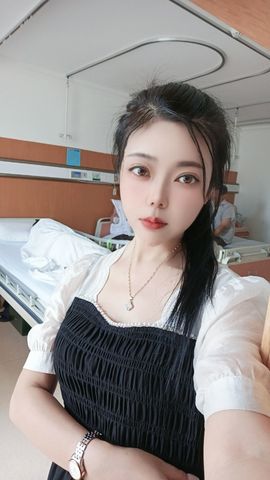ღ娜娜ぃ安静唱歌🍀主播照片