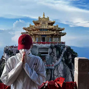 半山居雾。头像