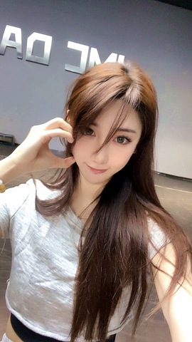 陆七萬主播照片