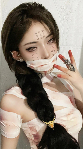 陆七萬主播照片