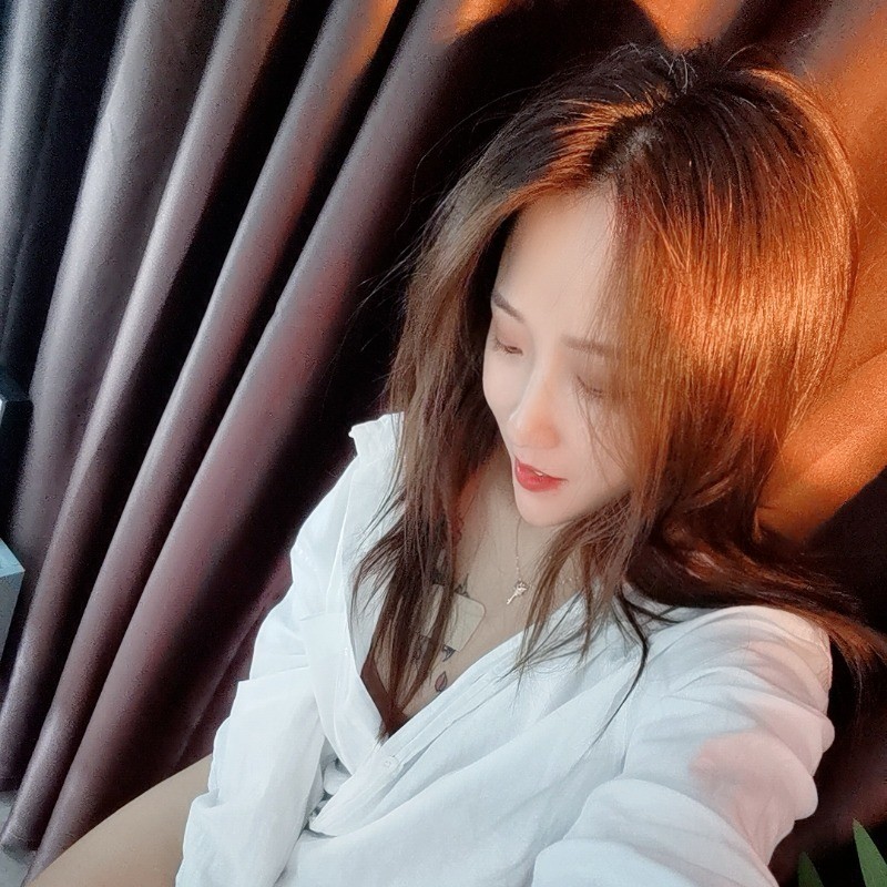 婷儿八月加油的直播间