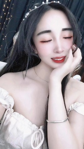 小玲宝🧸安静唱歌主播照片