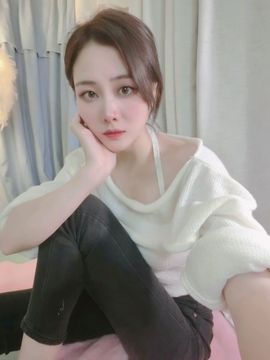 .奕露西￥唱歌.主播照片