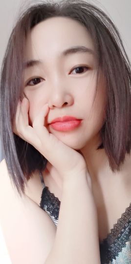 小鹭儿主播照片