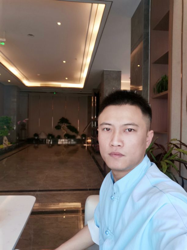 按摩第一人的主播照片