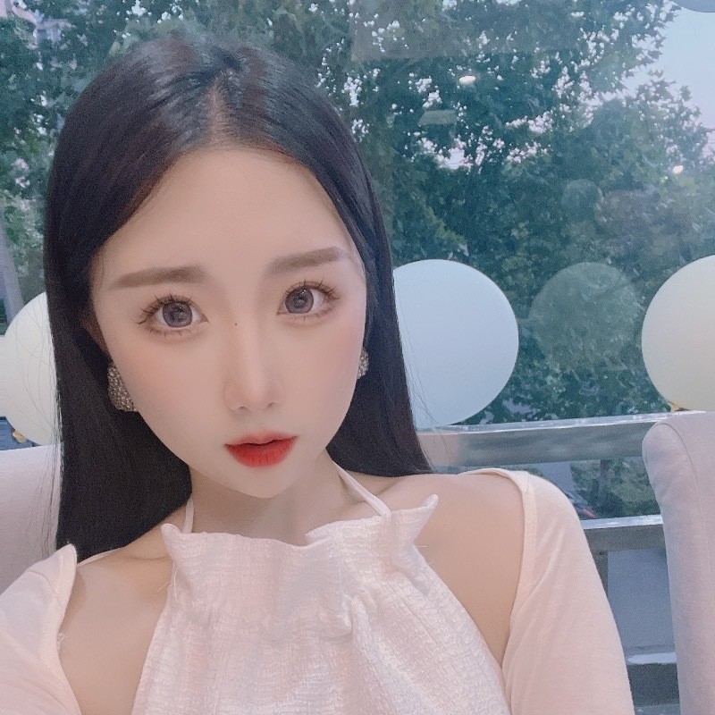 晴晴很哇塞的主播海报