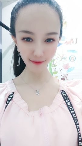 木稳稳761837主播照片