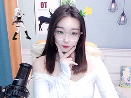 小小♥休主播照片