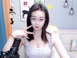 小小♥休主播照片