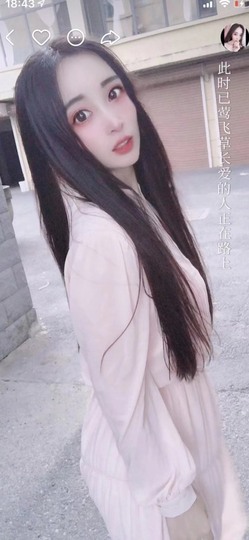 小玲宝🧸安静唱歌主播照片