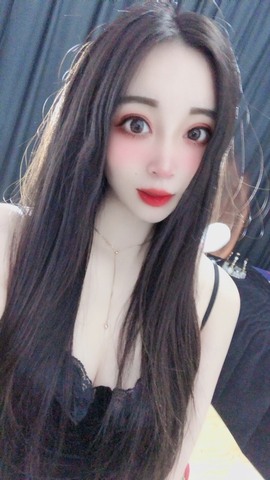 小玲宝🧸安静唱歌主播照片