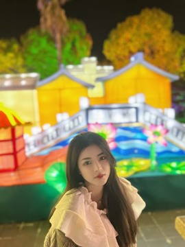 思思👑主播照片