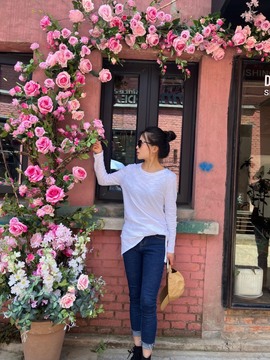 微晨美女主播照片