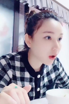 水母好美主播照片