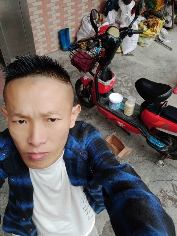 下岗男胡优顺？的图片